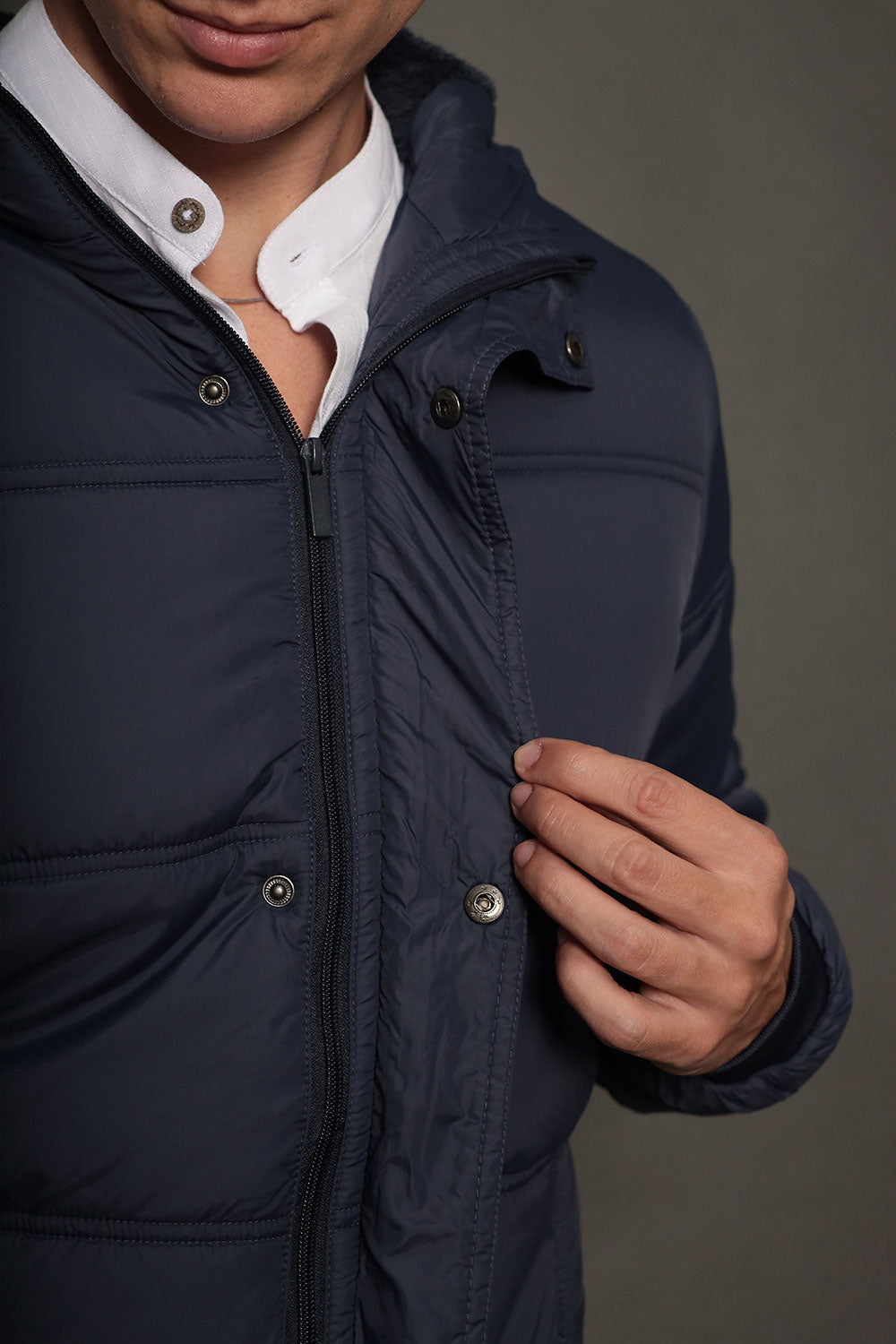 Jaqueta Masculina com Capuz Slim Velluto Napoli