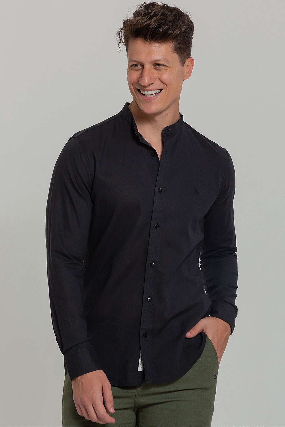 Camisa Social de Linho Masculina Gola Padre Manga Longa