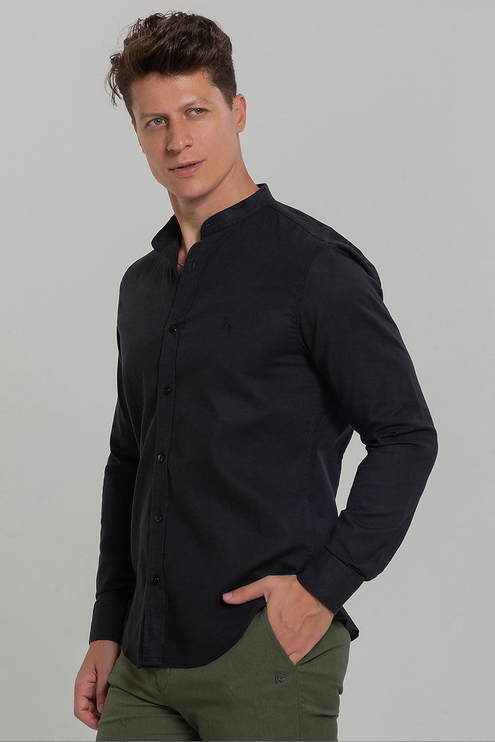 Camisa Social de Linho Masculina Gola Padre Manga Longa