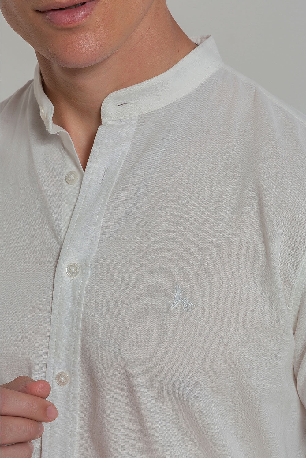 Camisa Social de Linho Masculina Gola Padre Manga Longa