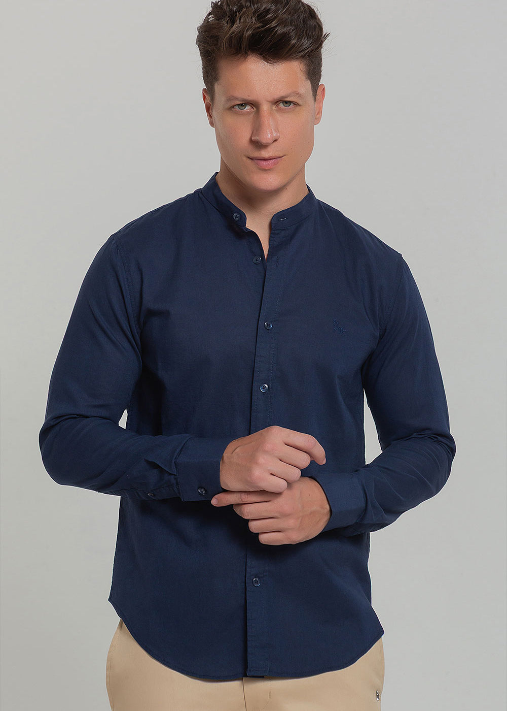 Camisa Social de Linho Masculina Gola Padre Manga Longa