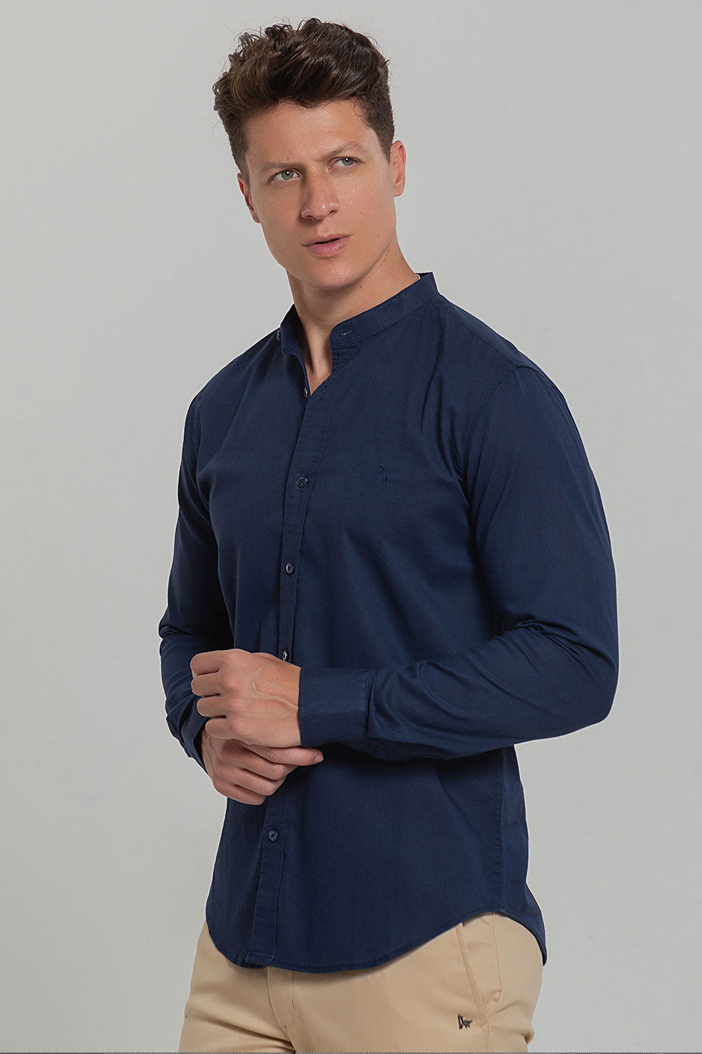 Camisa Social de Linho Masculina Gola Padre Manga Longa