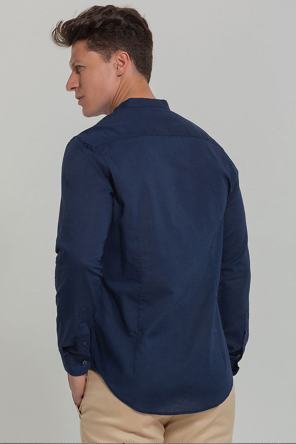 Camisa Social de Linho Masculina Gola Padre Manga Longa