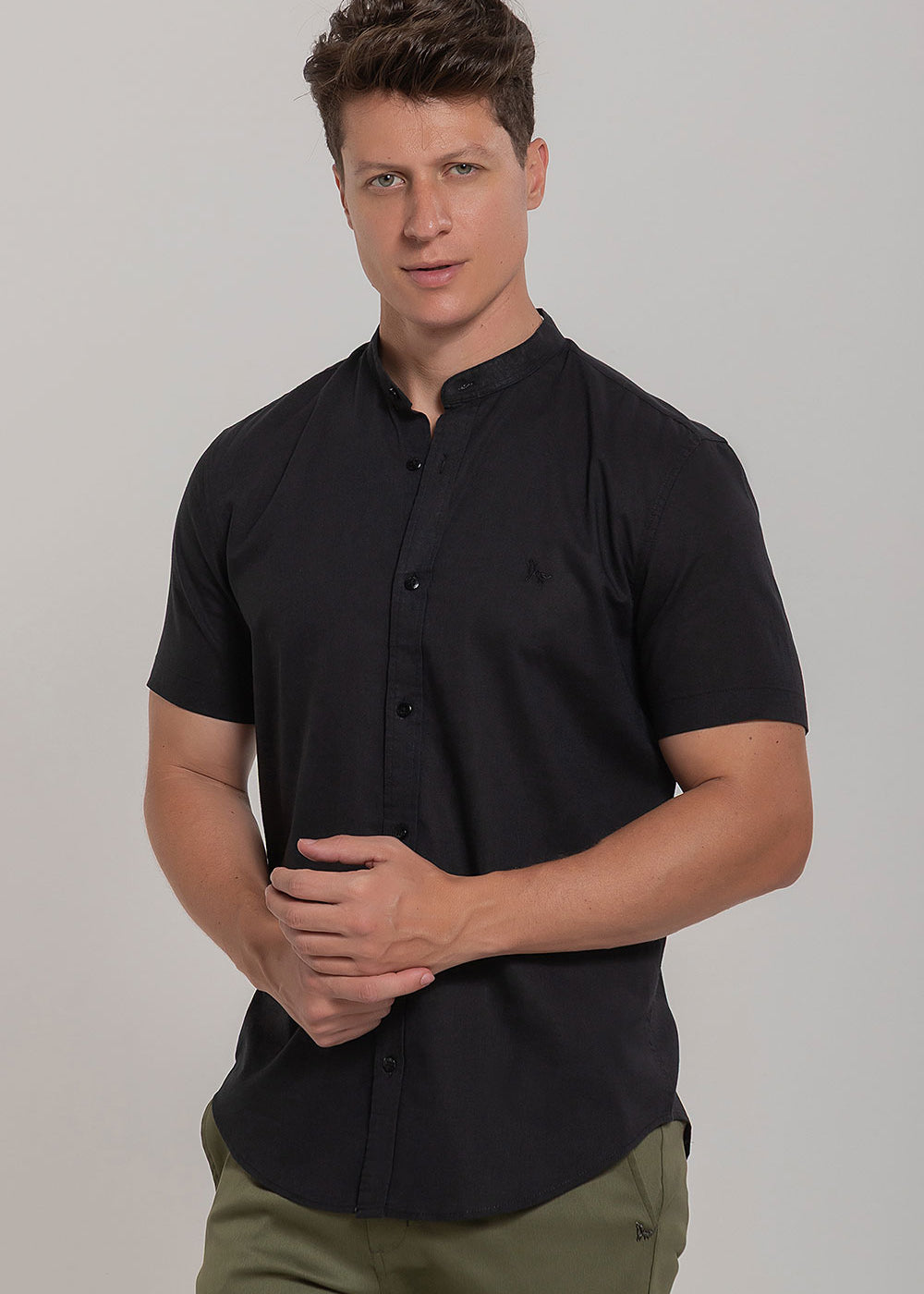 Camisa de Linho Masculina Gola Padre Manga Curta