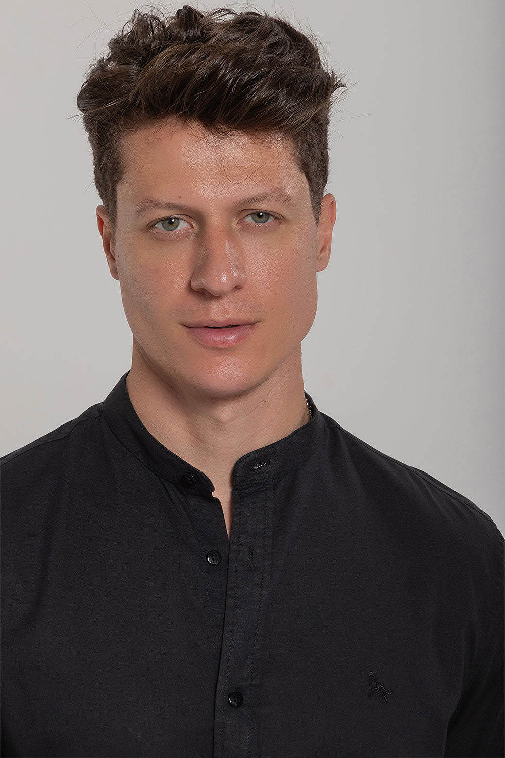 Camisa de Linho Masculina Gola Padre Manga Curta