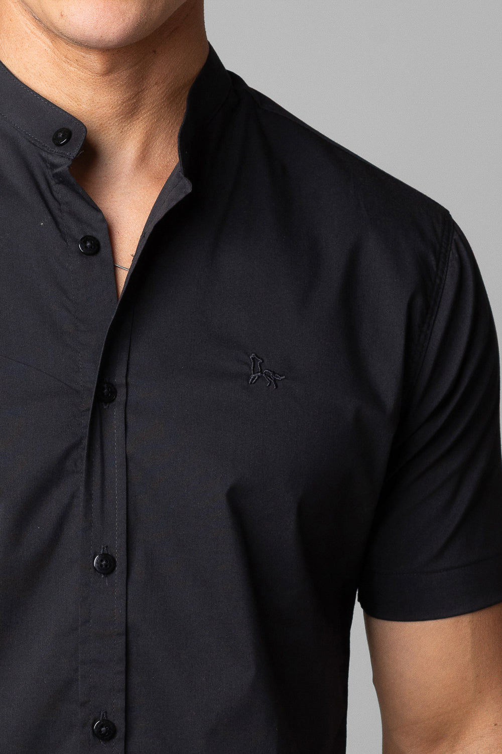 Camisa Social Masculina Gola Padre Manga Curta Tricoline