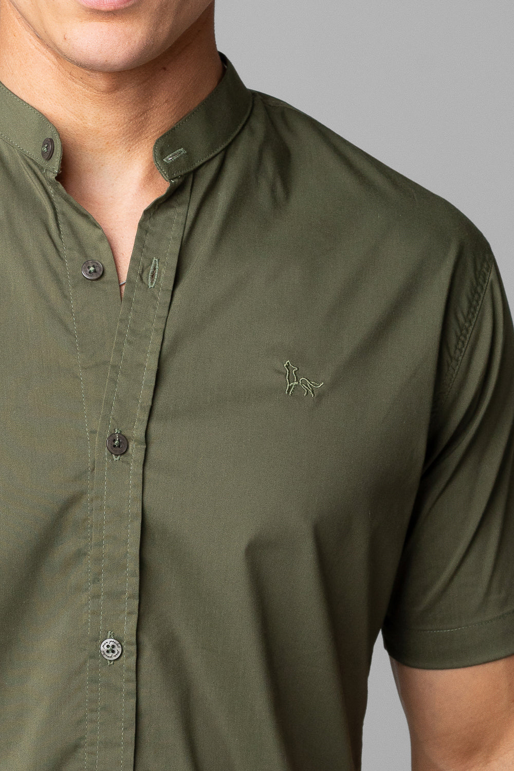 Camisa Social Masculina Gola Padre Manga Curta Tricoline