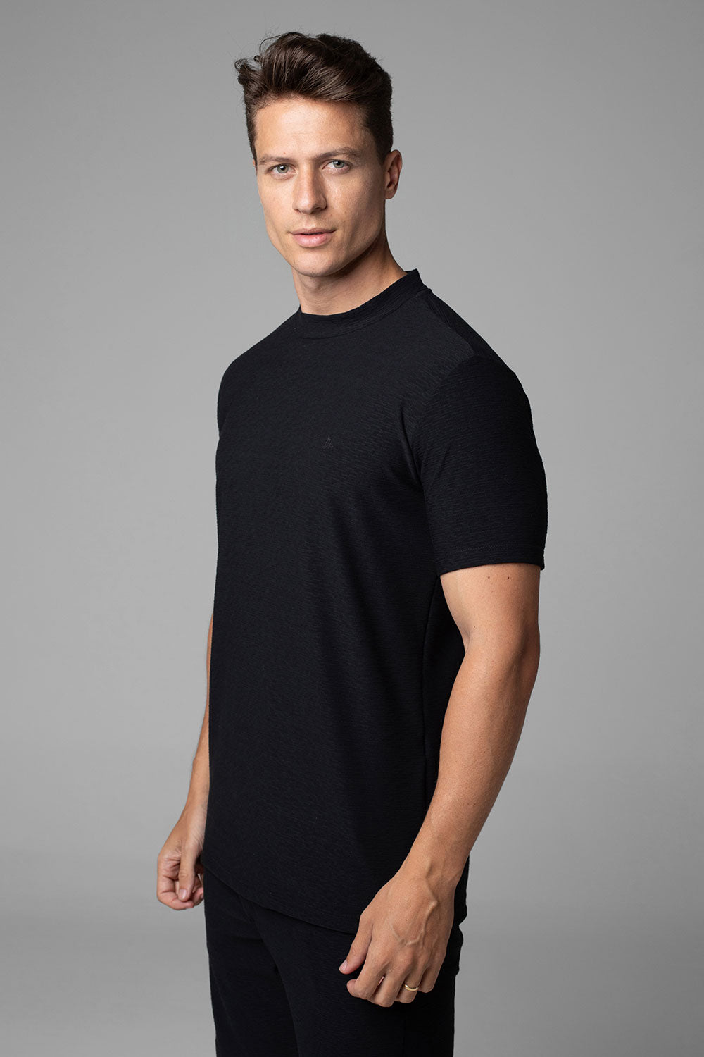Camiseta Gola Média Masculina Aurora Slim