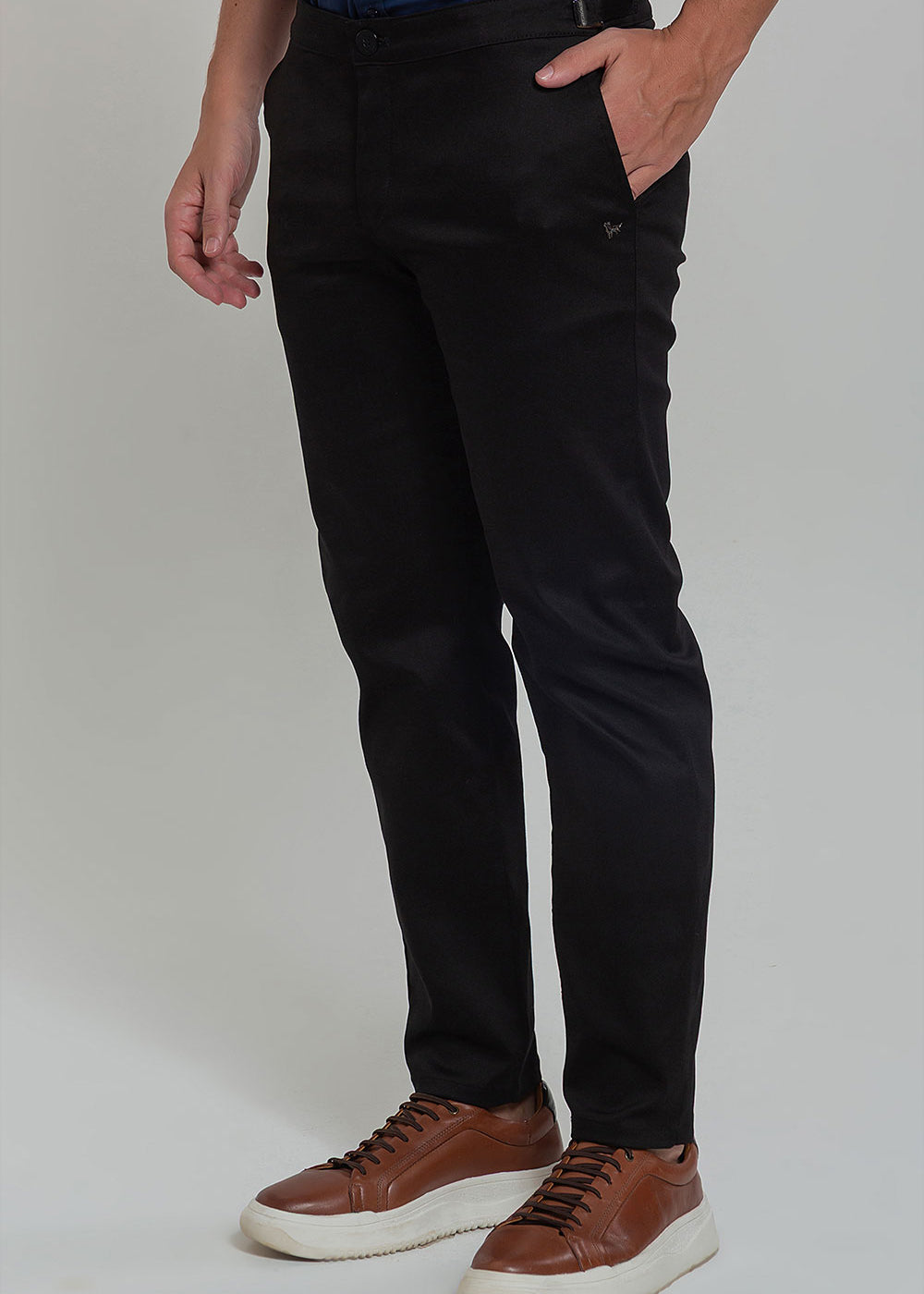 Calça Alfaiataria Masculina Relax com Presilha de Ajuste Lateral